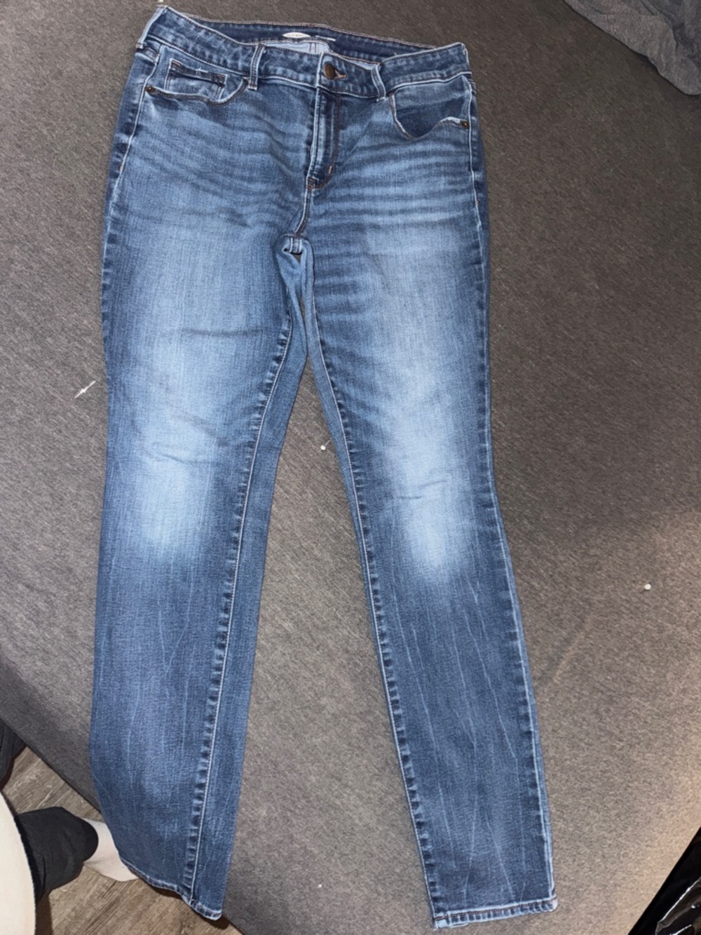 Old Navy Women's Skinny Jeans in Faded Blue